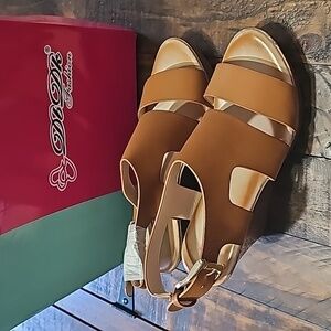 NIB DbDk Fashion Sandals
